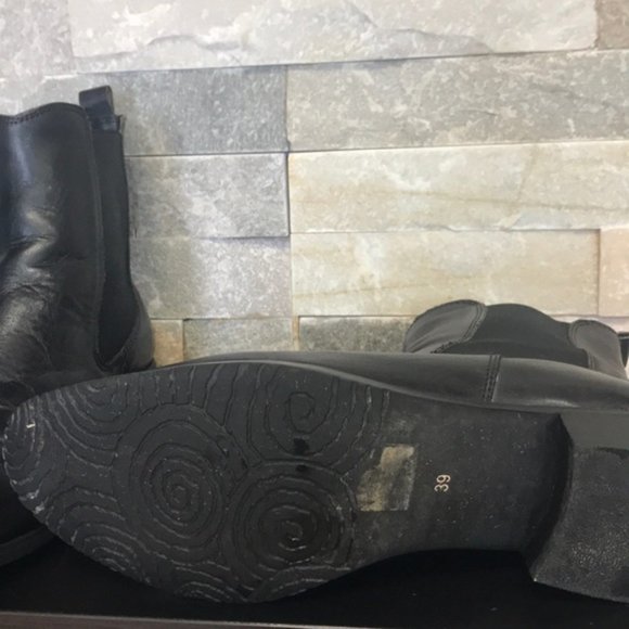 Fugitive by Francesco Rossi - Picture 9 of 9